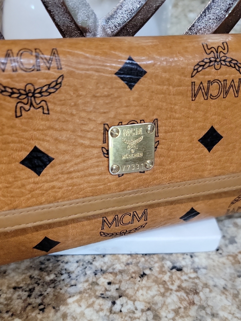 MCM TRI-FOLD LONG WALLET - Picture 3 of 7